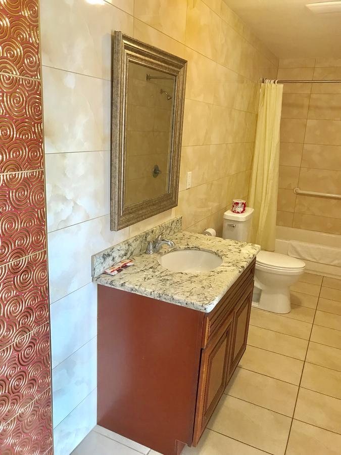 Norwalk Inn & Suites Экстерьер фото