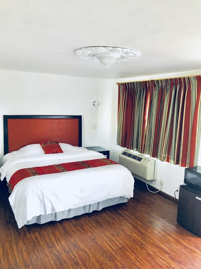Norwalk Inn & Suites Экстерьер фото