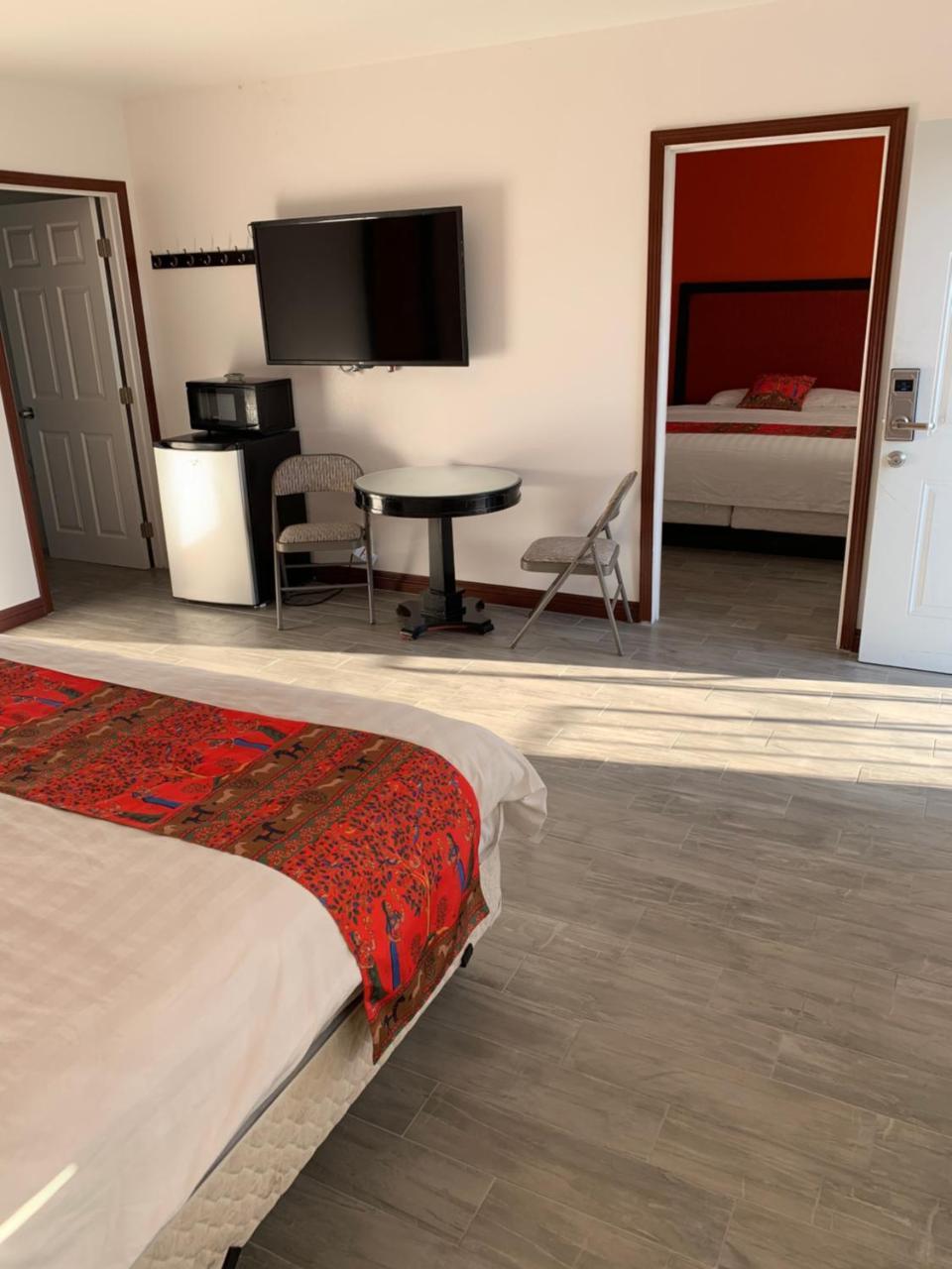 Norwalk Inn & Suites Экстерьер фото